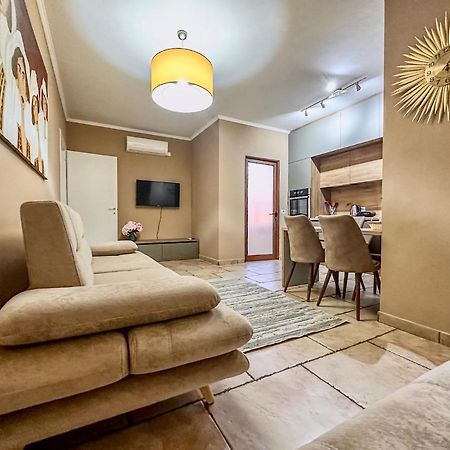 Amos City Center Apartment 地拉那 外观 照片