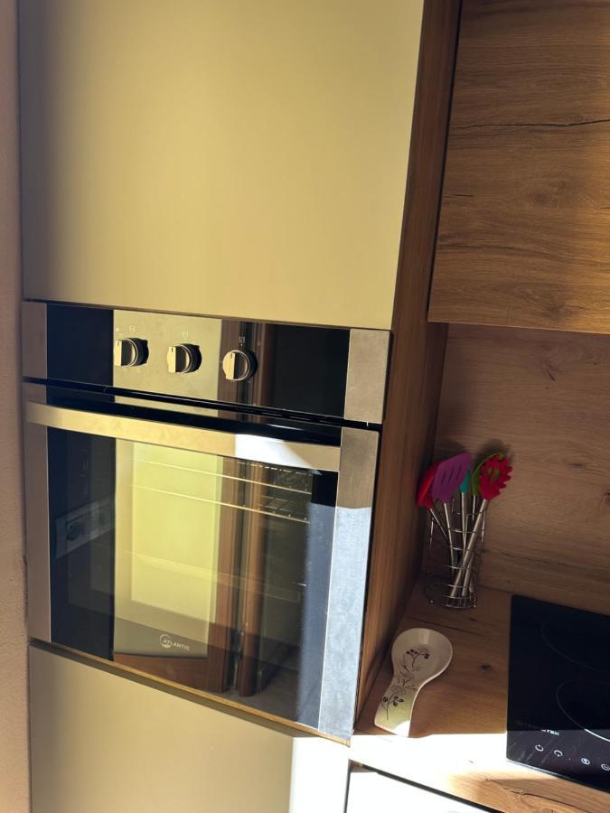 Amos City Center Apartment 地拉那 外观 照片